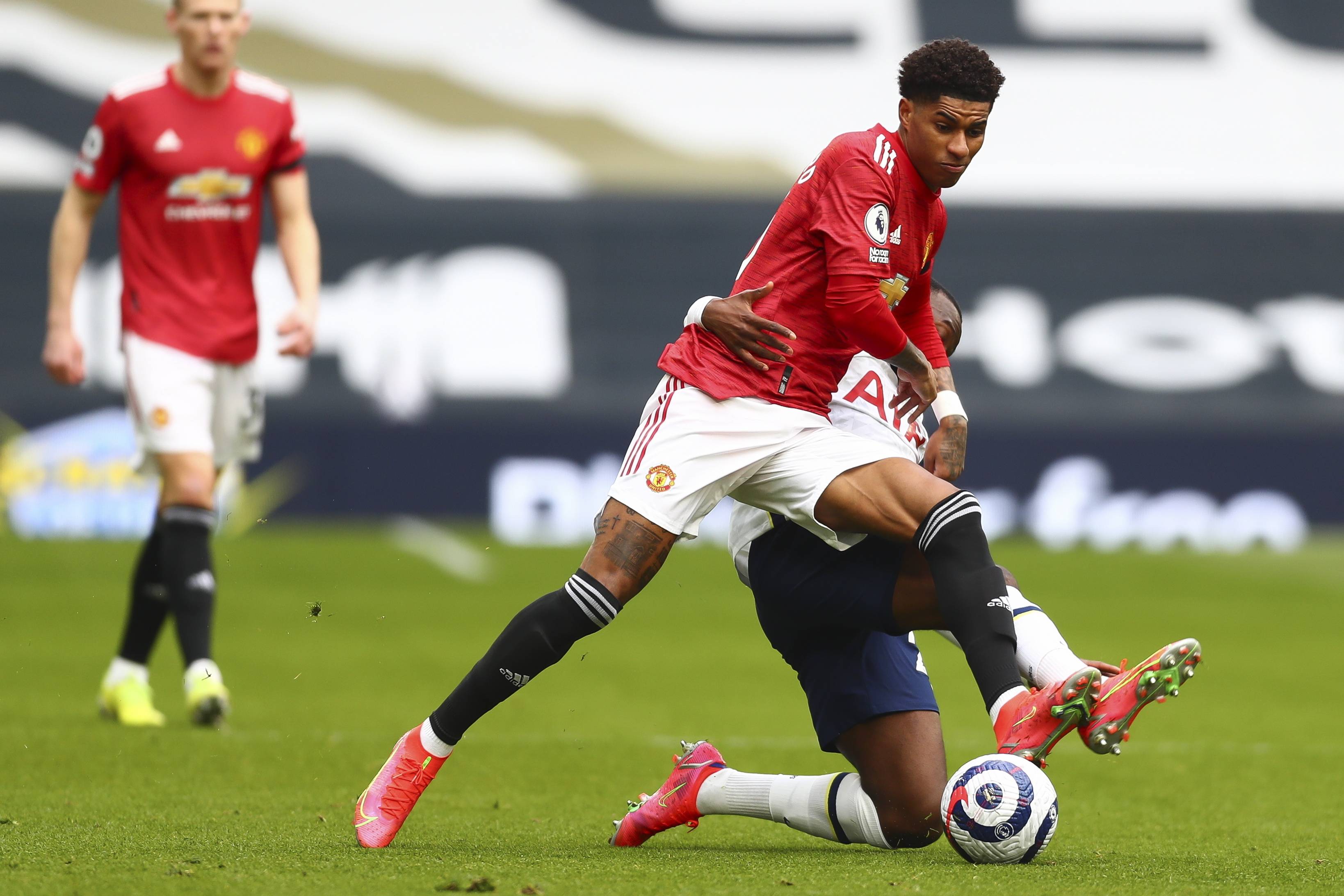 并透露自己 并透露自己